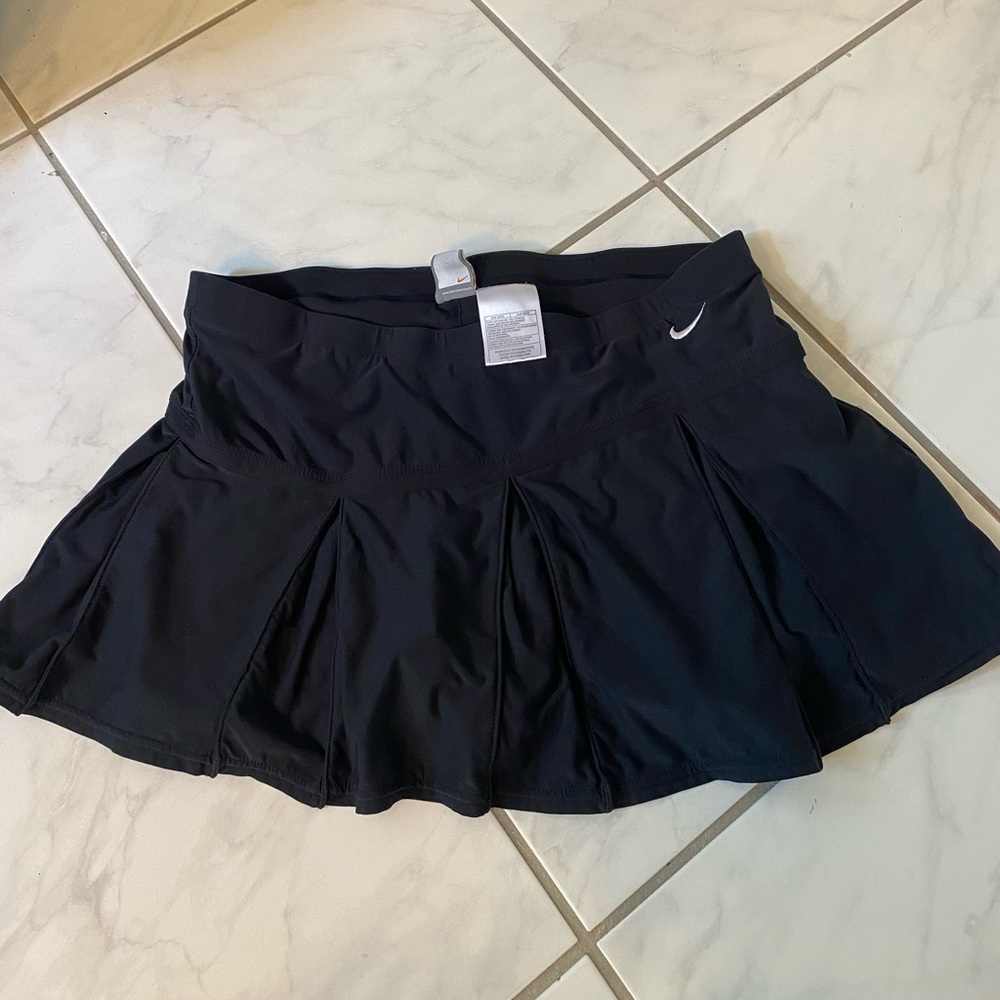 Black Nike tennis skirt
